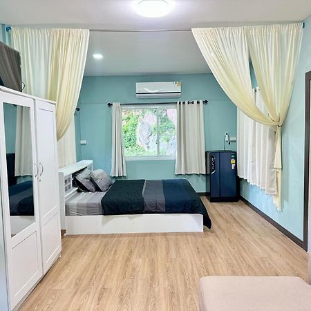 Hotel นพรัตน์การ์เด้นฮิลล์ Uthai Thani Zewnętrze zdjęcie