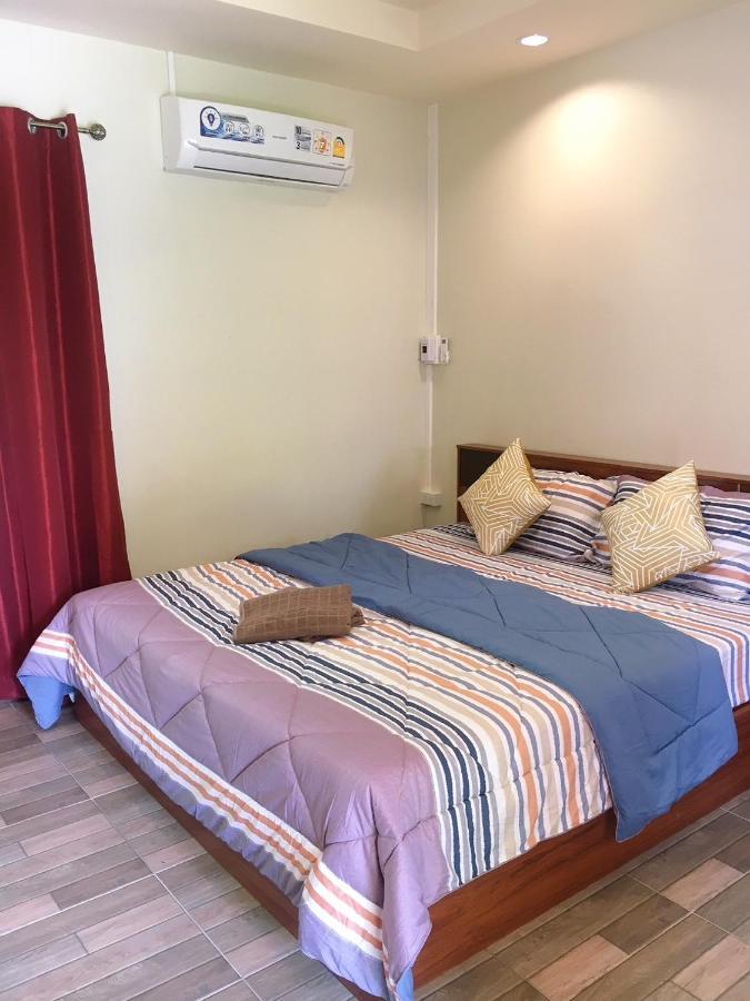 Hotel นพรัตน์การ์เด้นฮิลล์ Uthai Thani Zewnętrze zdjęcie