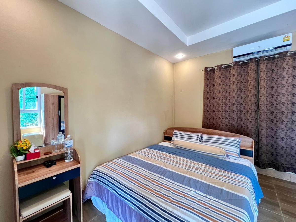 Hotel นพรัตน์การ์เด้นฮิลล์ Uthai Thani Zewnętrze zdjęcie