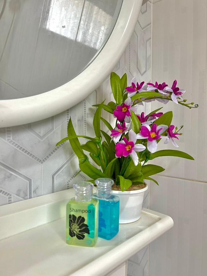 Hotel นพรัตน์การ์เด้นฮิลล์ Uthai Thani Zewnętrze zdjęcie