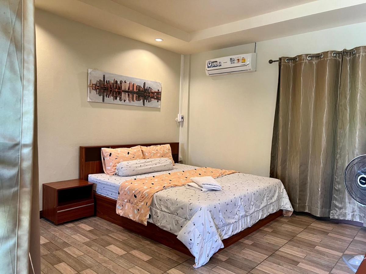 Hotel นพรัตน์การ์เด้นฮิลล์ Uthai Thani Zewnętrze zdjęcie