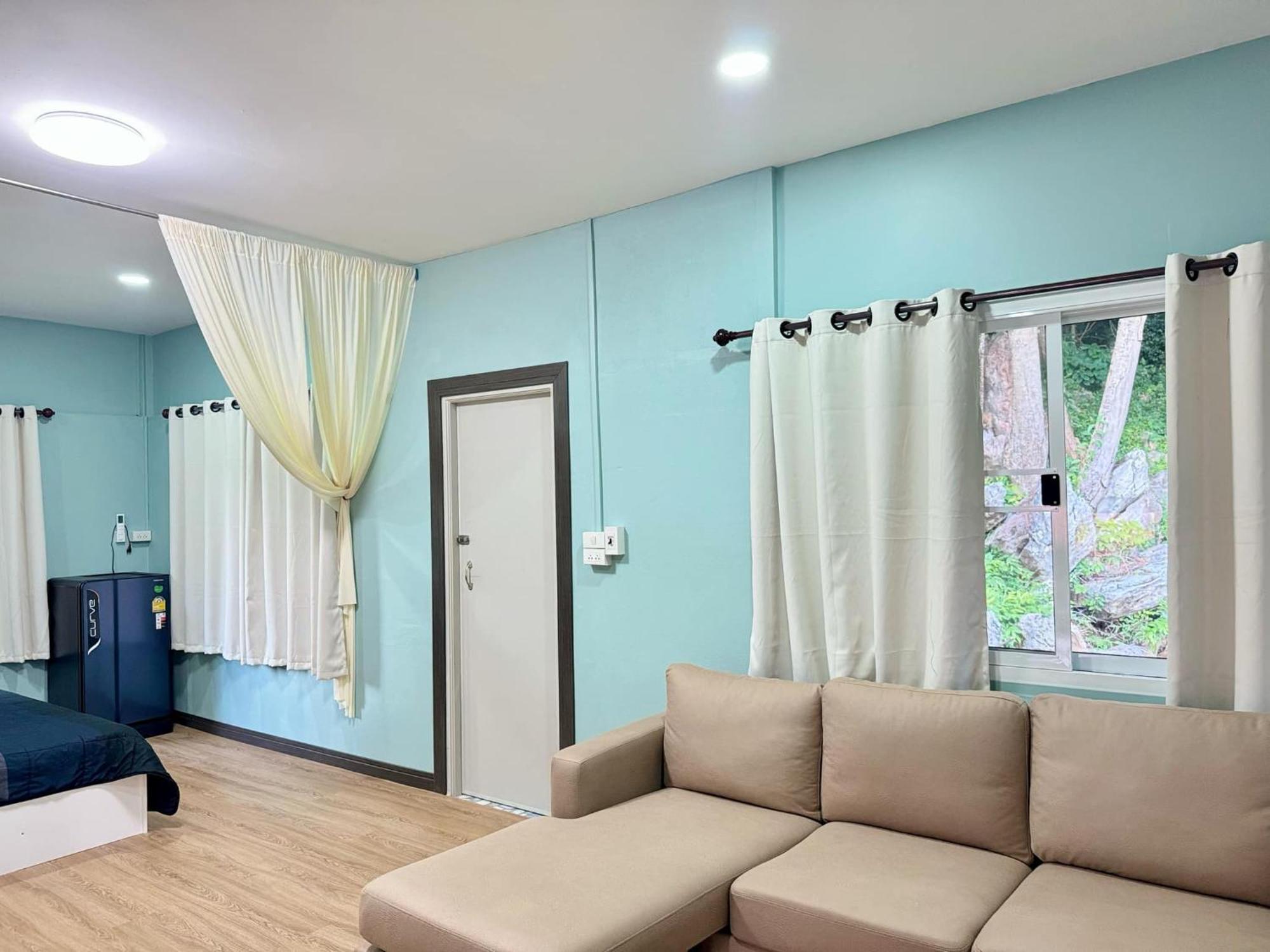 Hotel นพรัตน์การ์เด้นฮิลล์ Uthai Thani Zewnętrze zdjęcie