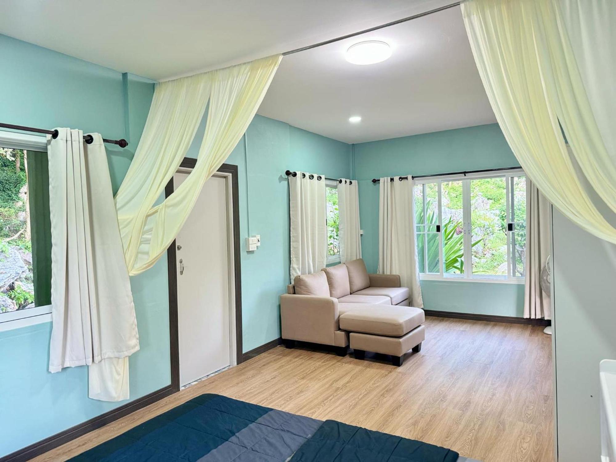Hotel นพรัตน์การ์เด้นฮิลล์ Uthai Thani Zewnętrze zdjęcie