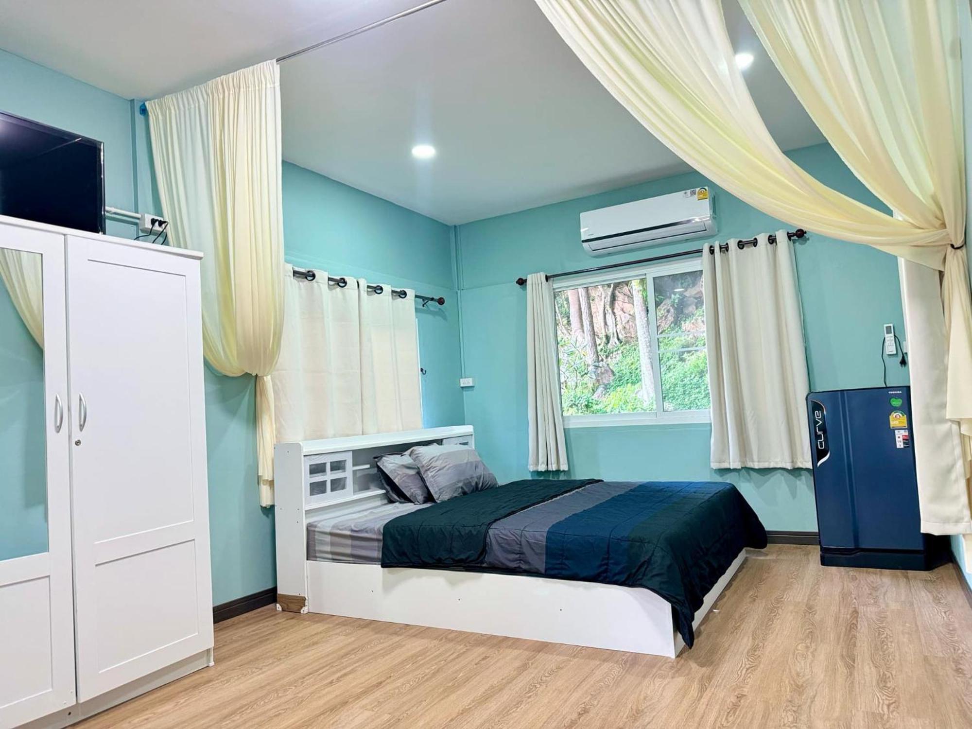 Hotel นพรัตน์การ์เด้นฮิลล์ Uthai Thani Zewnętrze zdjęcie